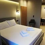 Dolora's 3*